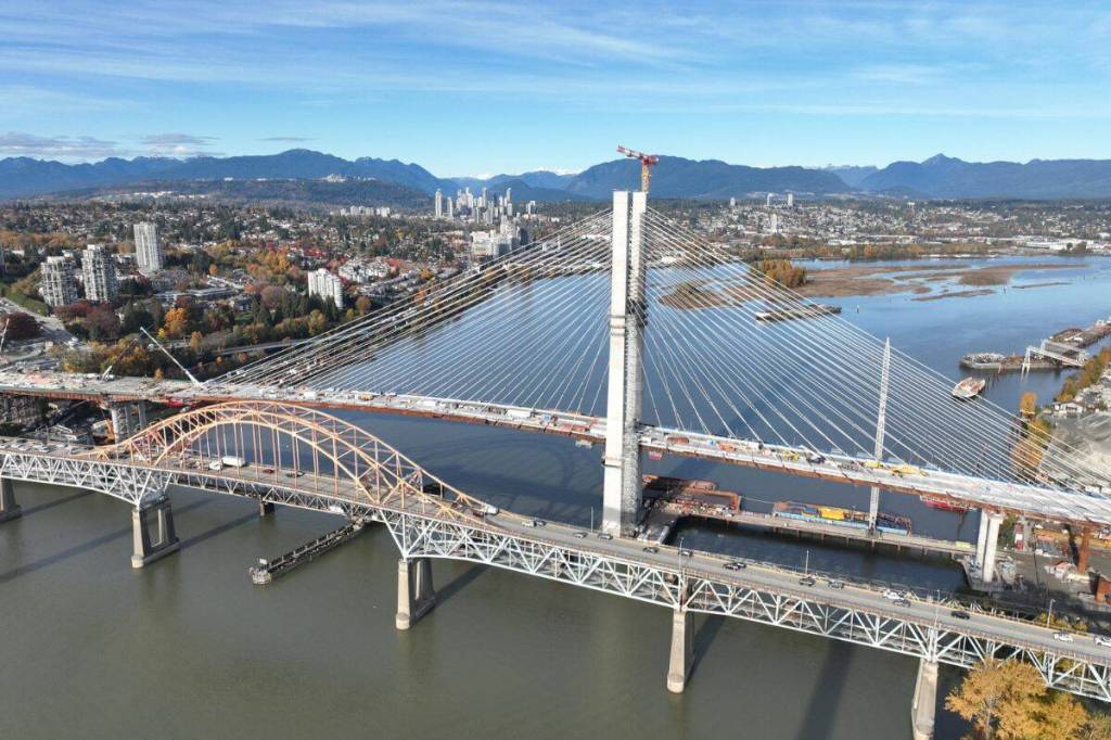 Traffic alert: Week-long bridge closures over Fraser River start Friday night
